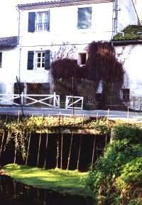 Le moulin du coté de la route