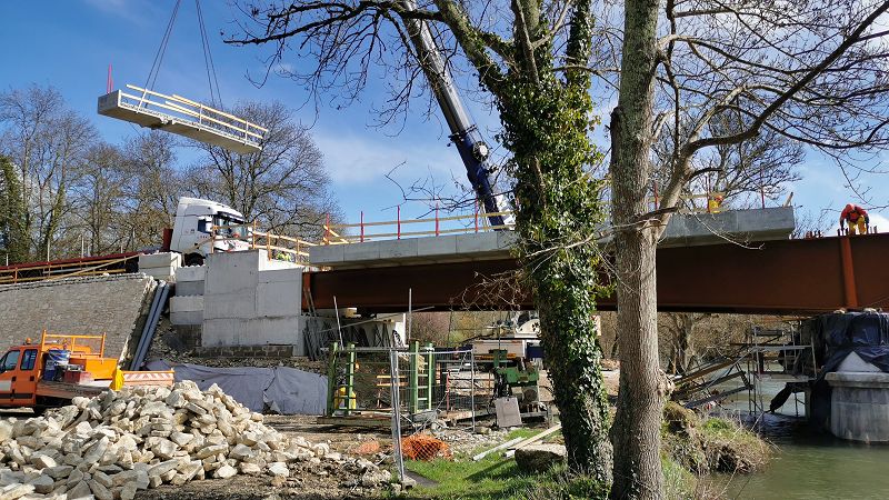 Pont de Chatenay en reconstruction...