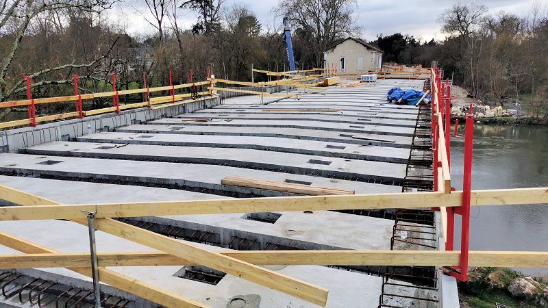 Pont de Chatenay en reconstruction...