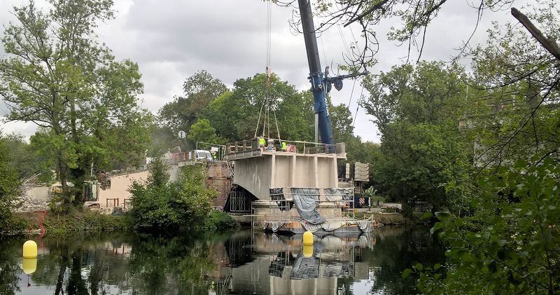 Doucement mais surement, le pont disparait... Cot octroi