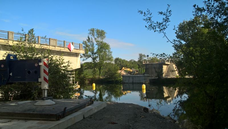 Ne reste plus qu'un seul cot  dmolir...