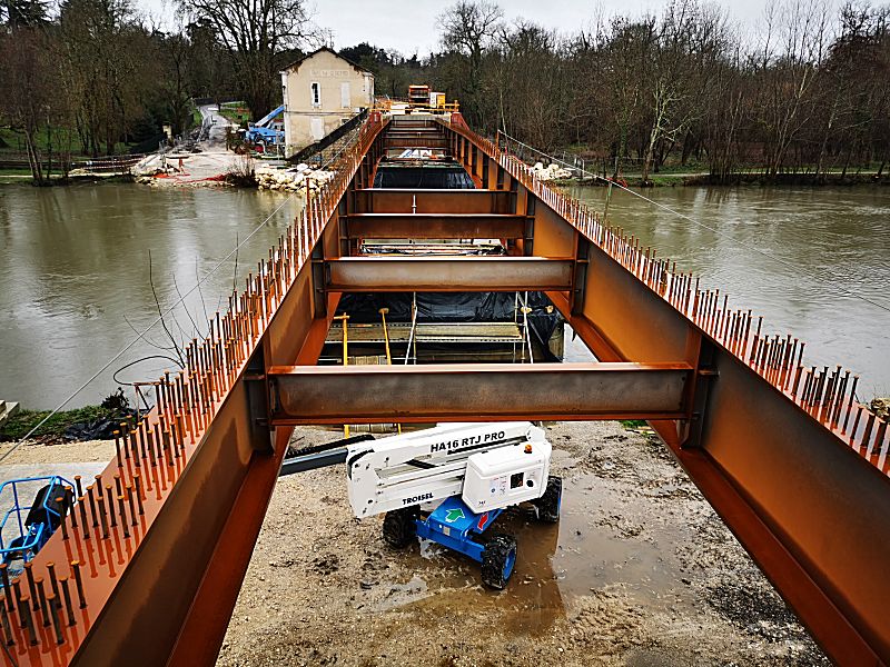 Pont de Chatenay en reconstruction...