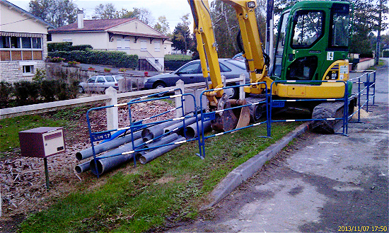 Installation des canalisations dans la terre